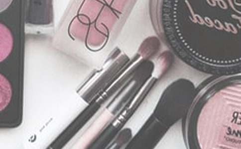 2017寒假高一年级阅读及答案:生命的化妆