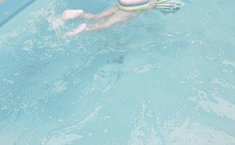 第一次游泳作文