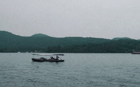 余秋雨散文:西湖梦