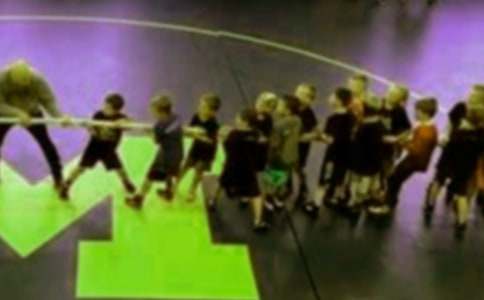 拔河比赛_小学生六年级作文