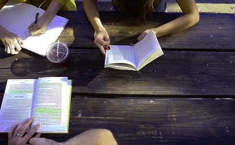 ��ѧ��־������ɫɫ�Ĵ�ѧ��