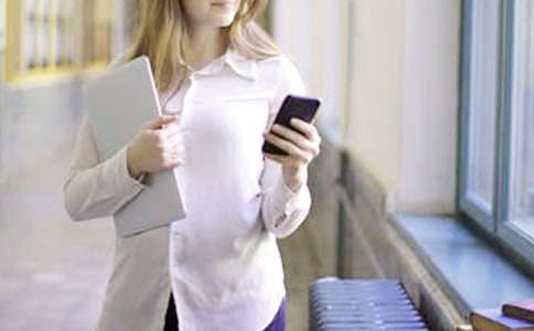 ���ڴ�ѧ����������־С����