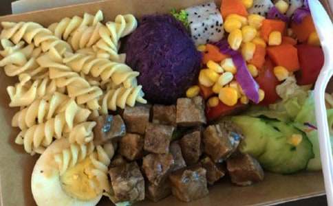 ���ڽ������ֳ���,ȫ��ѧ��Ӫ����