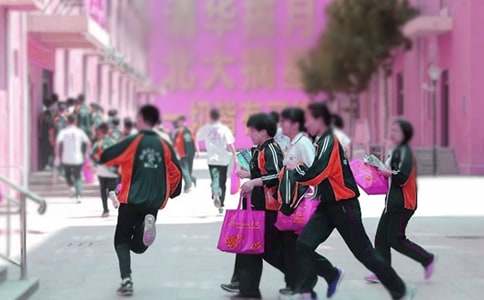 ��ѧ��һ����ѧУ�����콲����