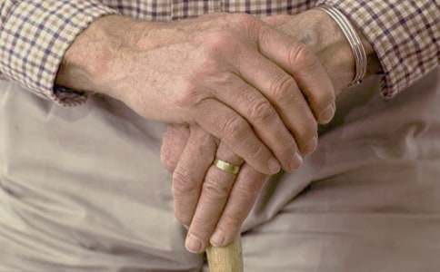 ����ɬ������ľ���230��