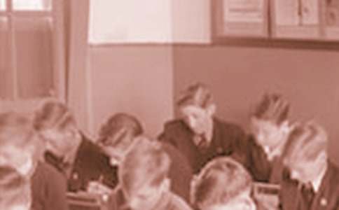 ��ѧ���շ����кڰ屨����