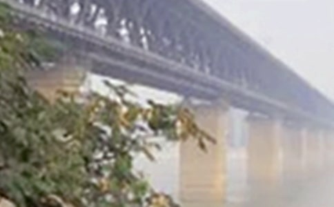 描写长江的简短成语古诗句