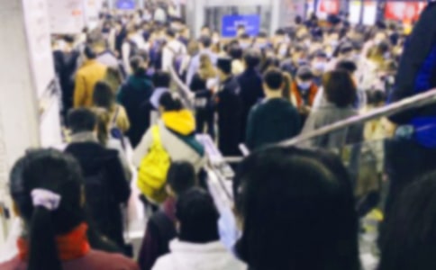 ���˱���