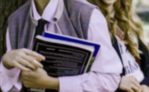 ��ѧ����־����210��