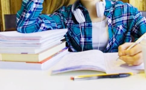 ��ѧ����һ�������ͨ��6ƪ��