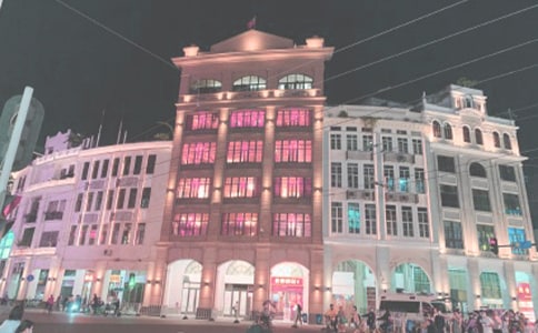 �й������Ĺ㳡���꼶���Ľ���8ƪ