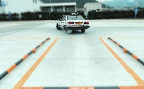 ��У��������