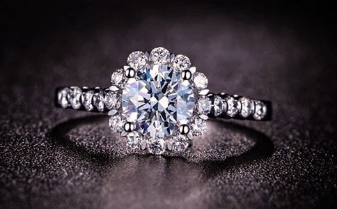 ϣ���񻰹��£��Ǽ��ȵĽ�ָ