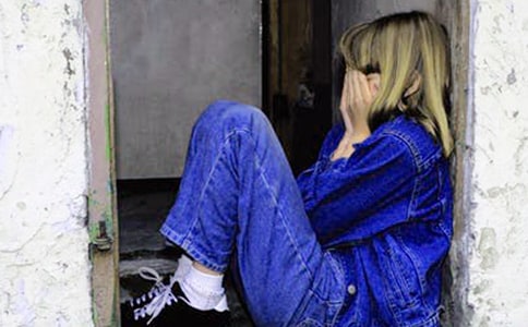 一只无法哭泣的鹰散文