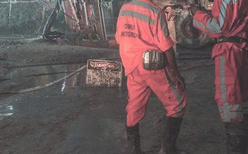 ú�����ܽᱨ�淶�ģ�ͨ��9ƪ��