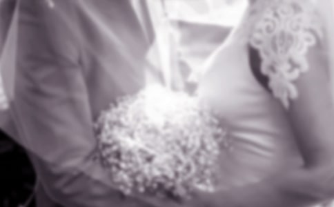 梦见妻子脸色难看