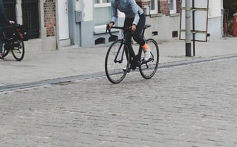 ���ͷ����ȫ���б���