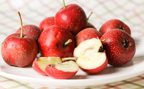 山楂树和梨树散文