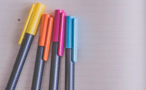 实用的文具盒的对话三年级作文4篇