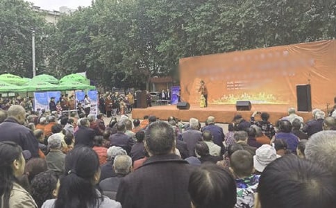 希望工程实施十周年文艺演出上的演讲稿