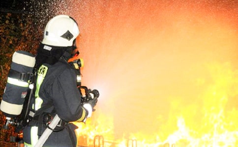 �¾�����Ա�����ķ���600�֣���ѡ8ƪ��