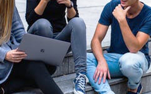 ����ѧ�ӷܶ���־������ƪ