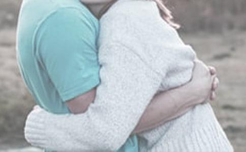 用拥抱这个词来造句子60句